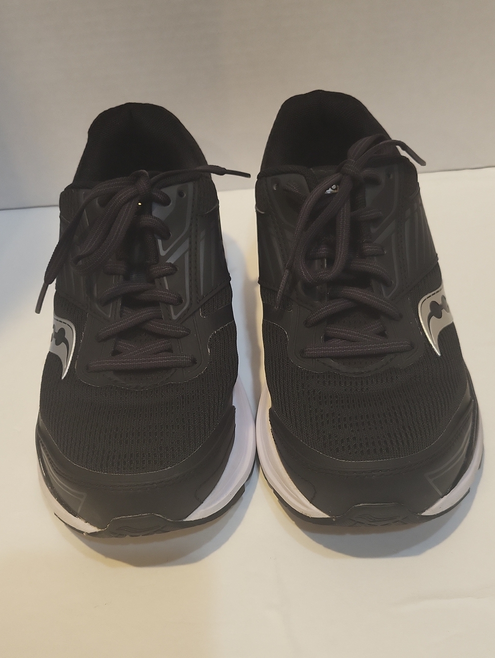 Saucony Echelon 8 Black Silver Cushioned Running Sneaker Shoes Women's Size 7